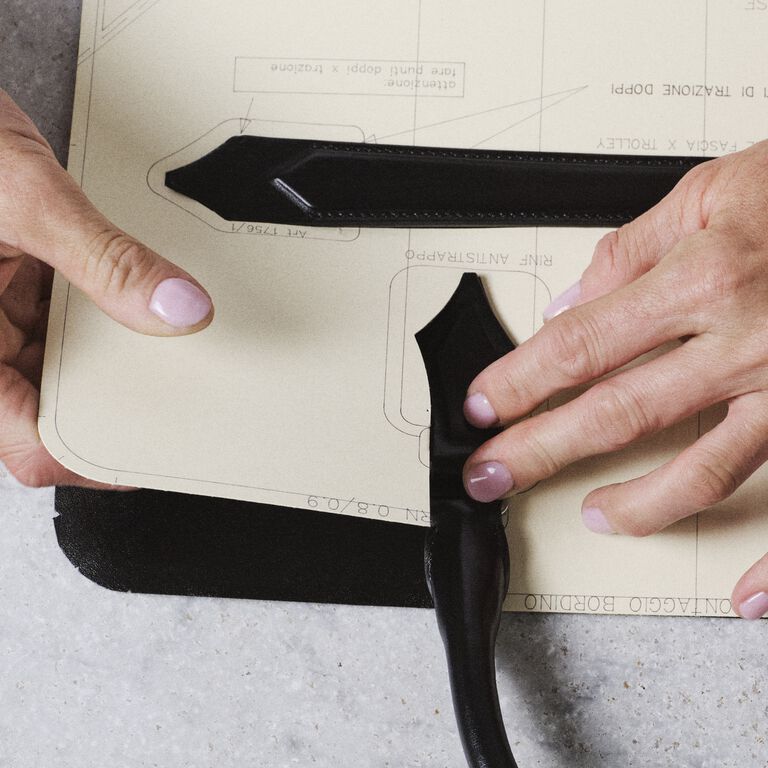 Personnalisation des Pièces en Cuir