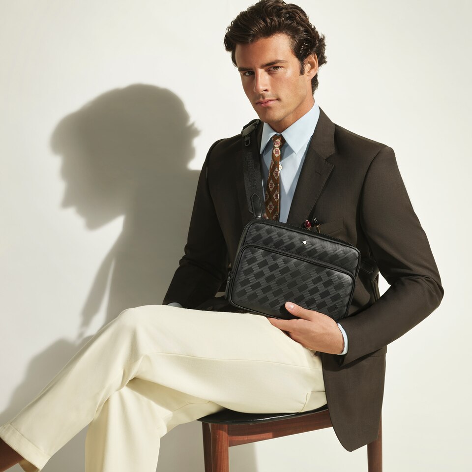 Messenger Bag in Extreme Leather - 2