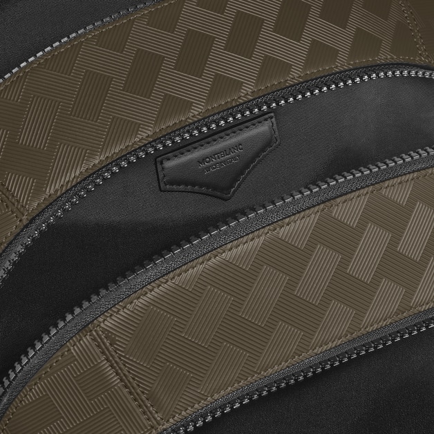 Medium Backpack with 3 Compartments in Extreme Leather - 3