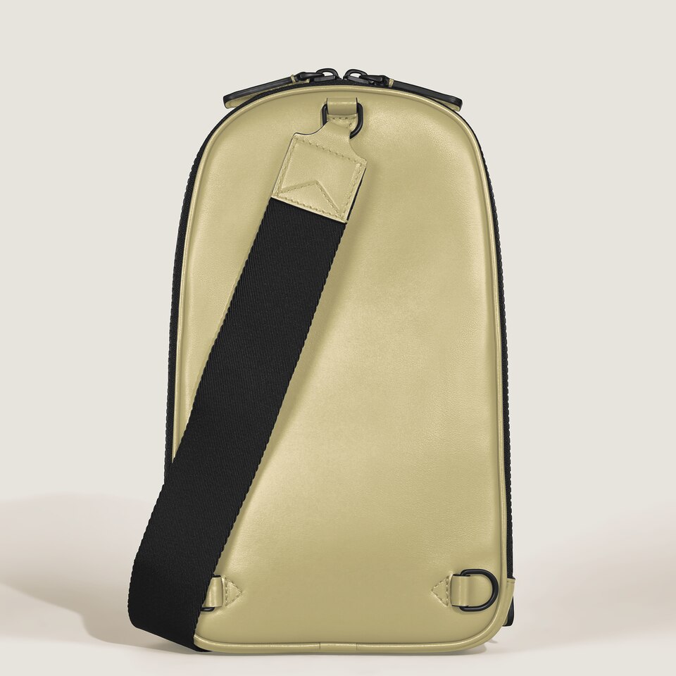 Medium On-Body Bag in Extreme Leather - 5