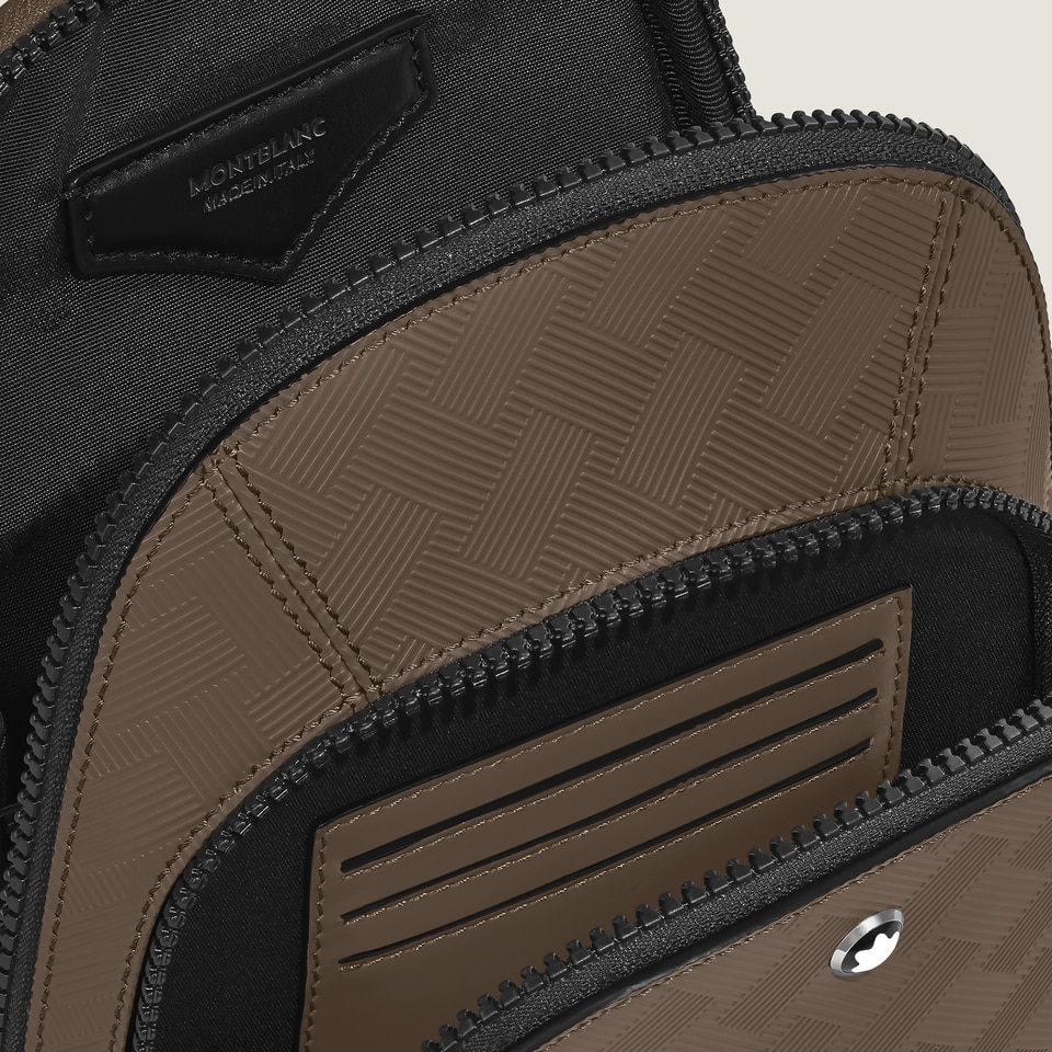 Medium On-Body Bag in Extreme Leather - 6
