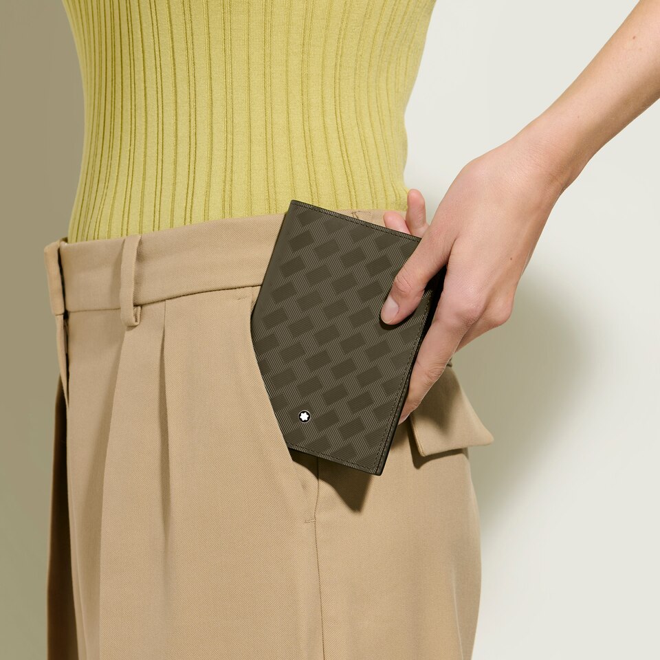 Passport Holder in Extreme Leather - 2