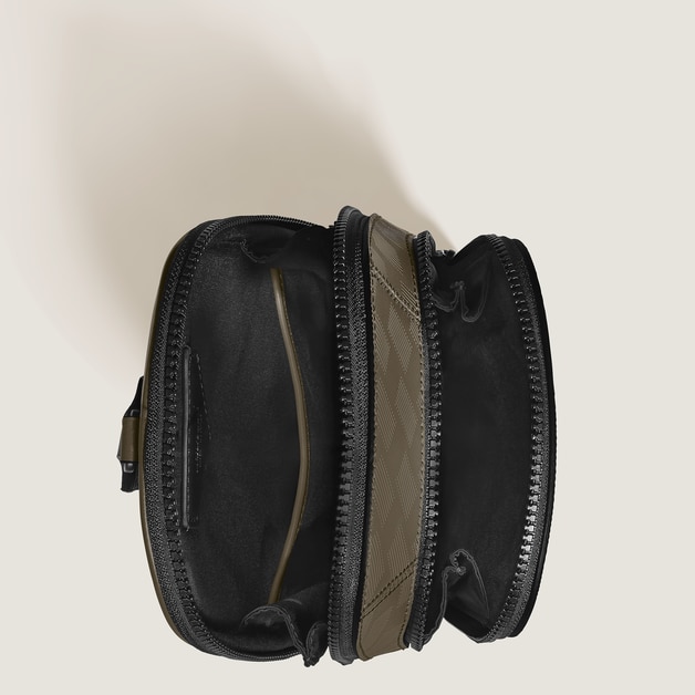 Medium On-Body Bag in Extreme Leather - 7