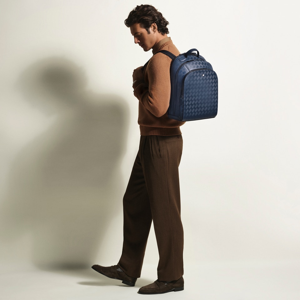Medium Backpack with 3 Compartments in Extreme Leather - 2