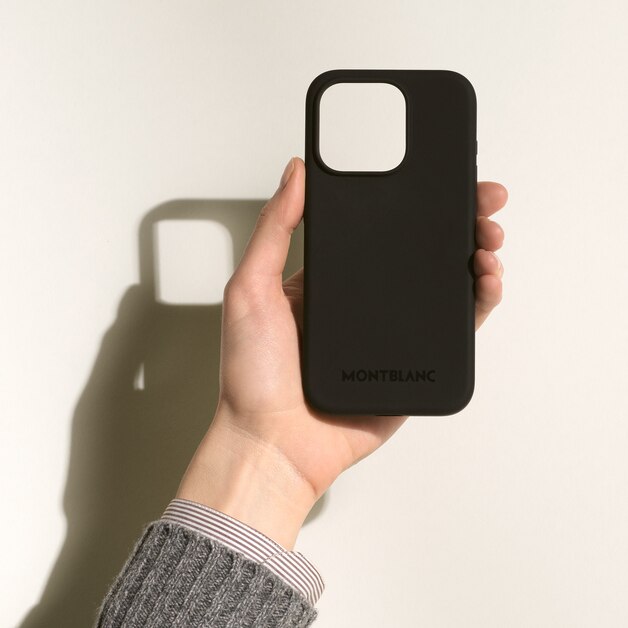 Hardshell Case for iPhone 16 Pro with MagSafe in Silicone  - 2