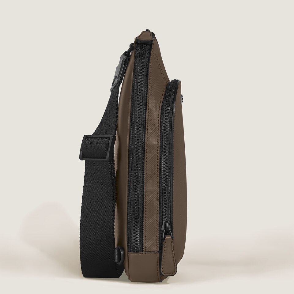Medium On-Body Bag in Extreme Leather - 5
