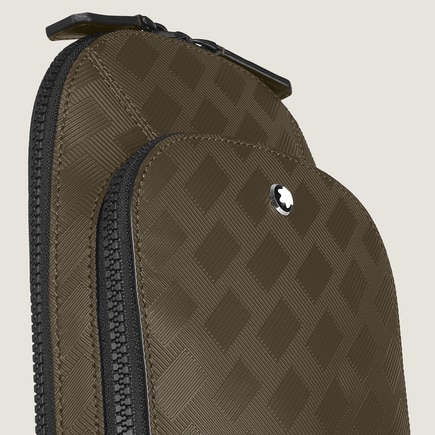 Medium On-Body Bag in Extreme Leather