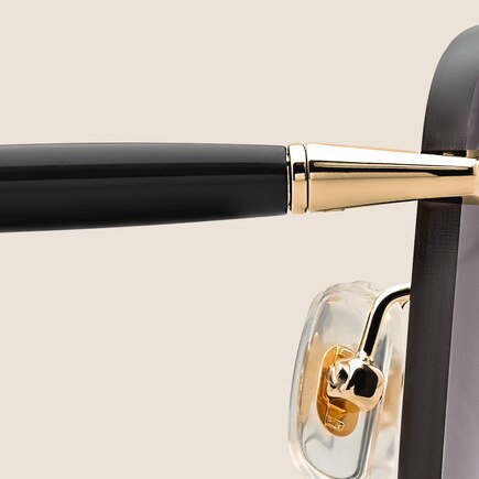 Round Sunglasses with Gold-Coloured Metal Frame