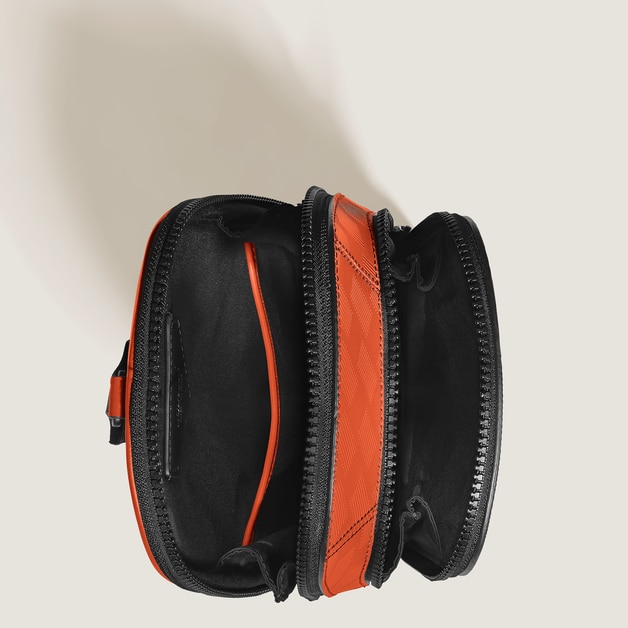 Medium On-Body Bag in Extreme Leather - 7