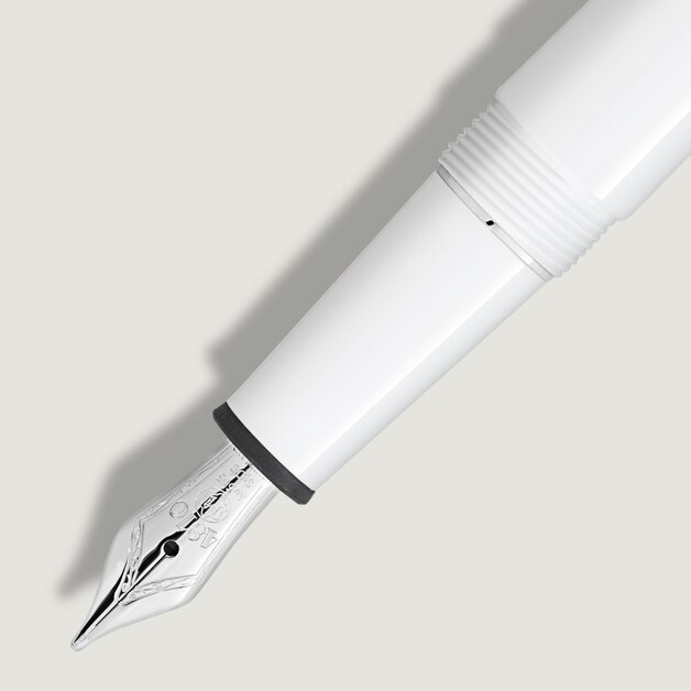 Meisterst&uuml;ck White Classique Fountain Pen (F) - 3