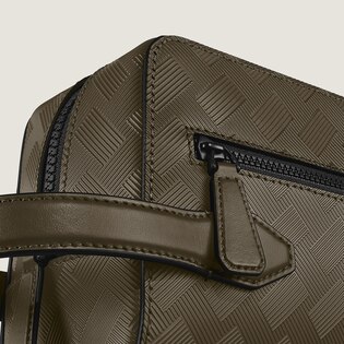 Toiletry Clutch in Extreme Leather