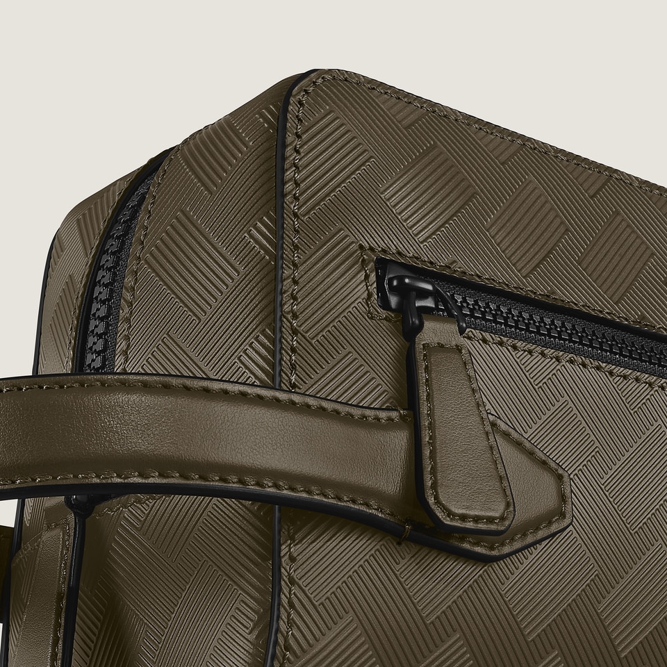 Toiletry Clutch in Extreme Leather - 3