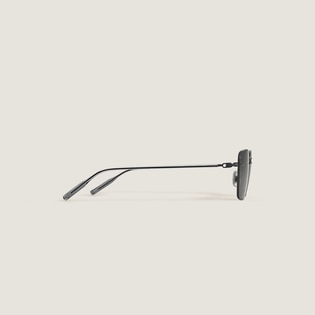 Squared Sunglasses with Black Metal Frame