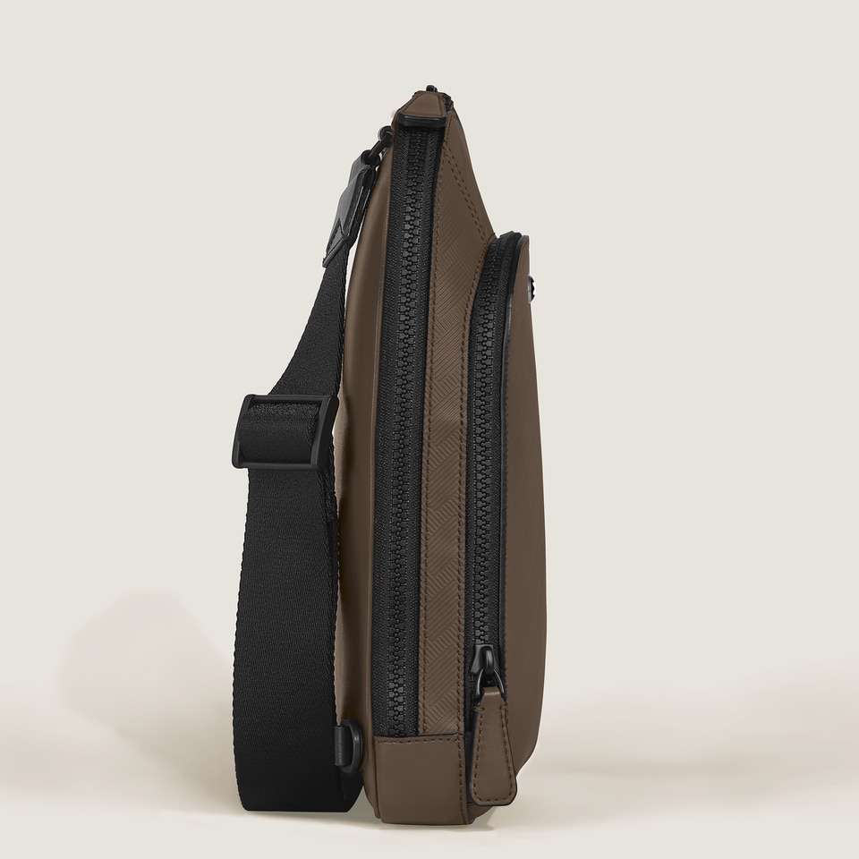 Medium On-Body Bag in Extreme Leather - 5