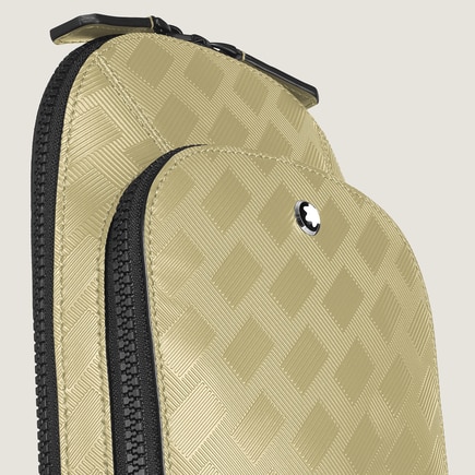 Medium On-Body Bag in Extreme Leather