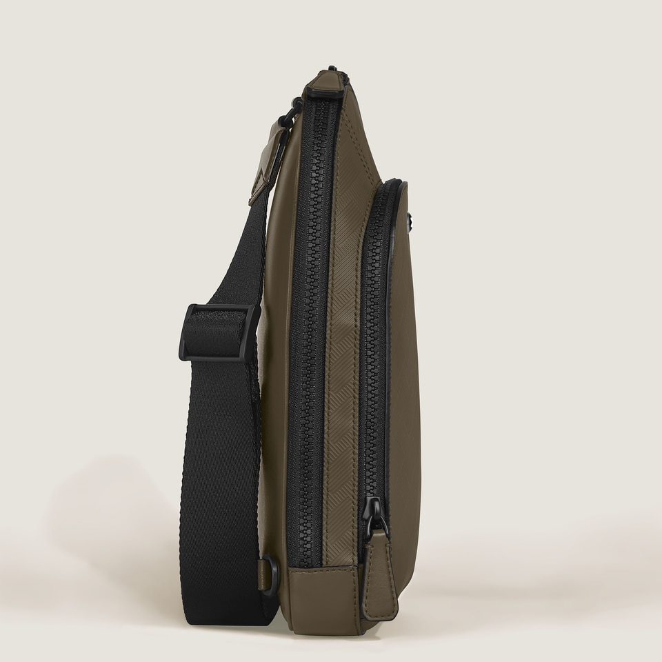 Medium On-Body Bag in Extreme Leather - 5