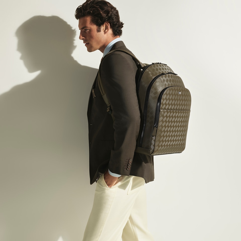 Large Backpack with 3 Compartments in Extreme Leather - 2