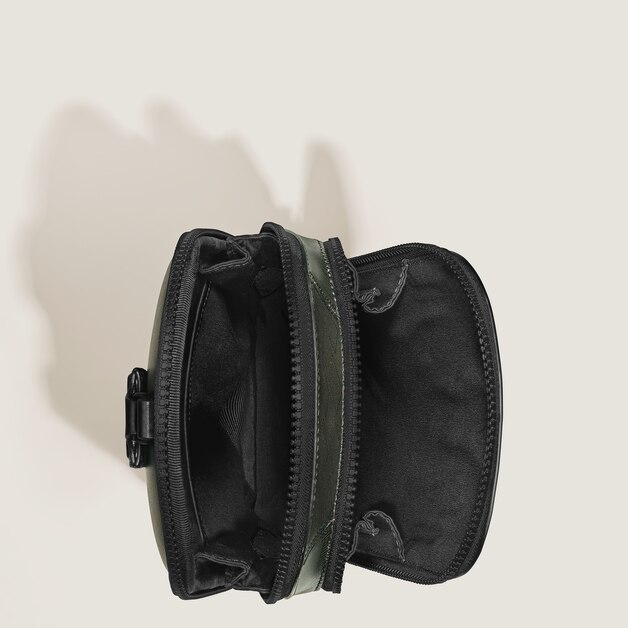 Medium On-Body Bag in Extreme Leather - 7