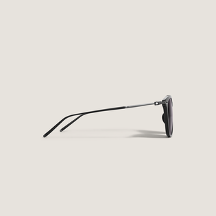 Rechteckige Sonnenbrille mit schwarzem Acetatrahmen
