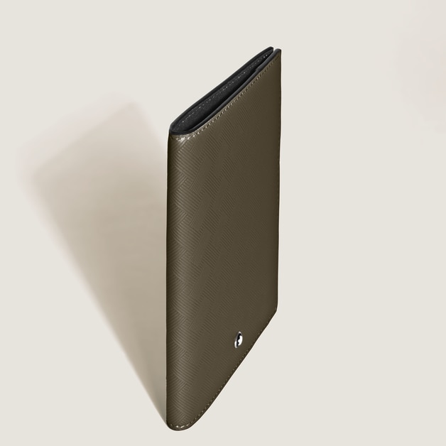 Passport Holder in Extreme Leather - 3