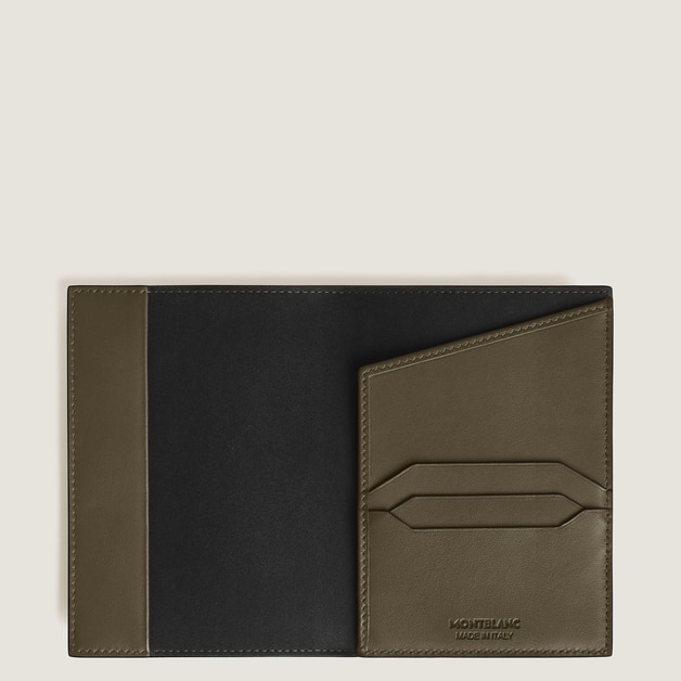 Passport Holder in Extreme Leather - 6