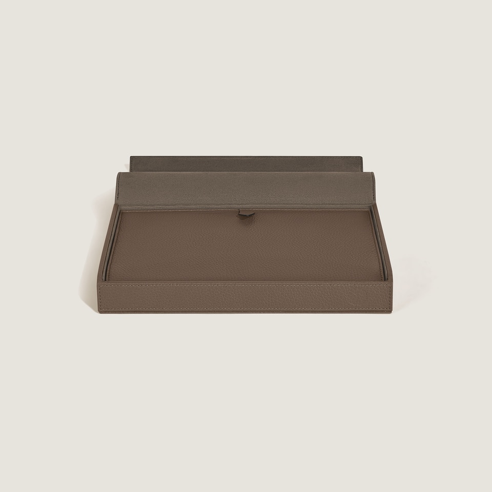 Travel Box for 8 Writing Instruments in Grained Leather - 3