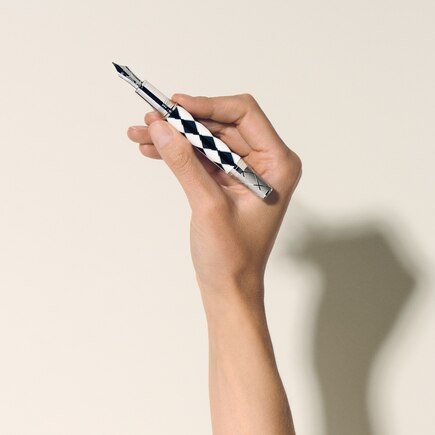 Great Characters Homage to Queen Limited Edition 1975