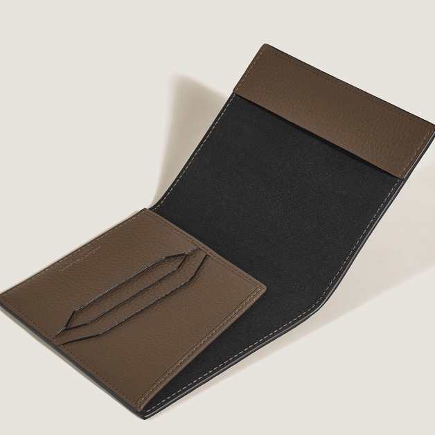 Passport Holder in Grain Leather - 3