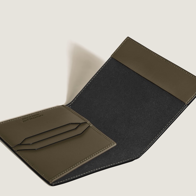 Passport Holder in Extreme Leather - 4