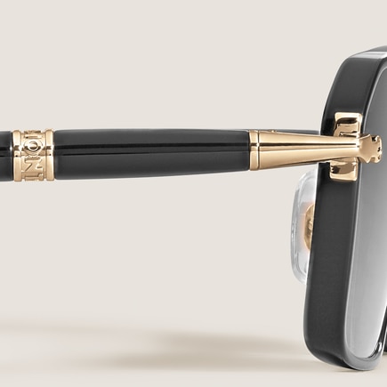 Rectangular Sunglasses with Black Metal Frame