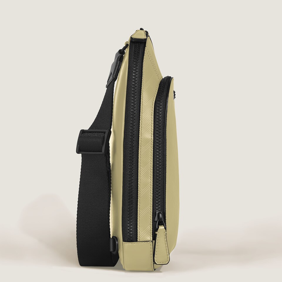 Medium On-Body Bag in Extreme Leather - 4