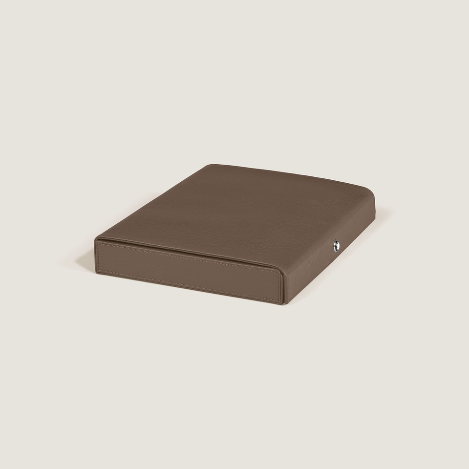 Travel Box for 8 Writing Instruments in Grained Leather - 2