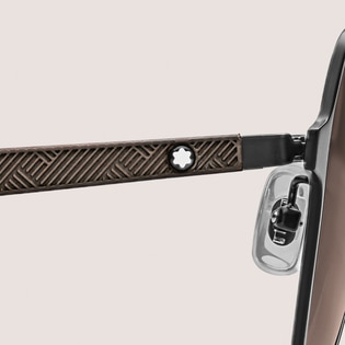 Quadratische Sonnenbrille mit schwarzem Metallrahmen