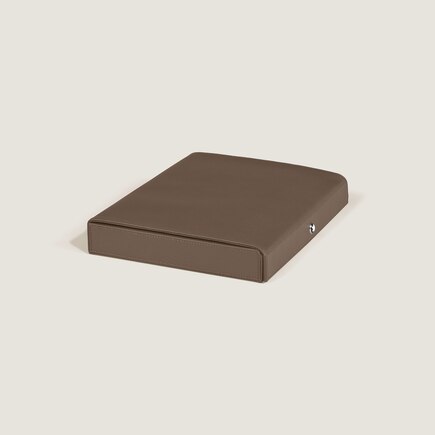 Travel Box for 8 Writing Instruments in Grained Leather