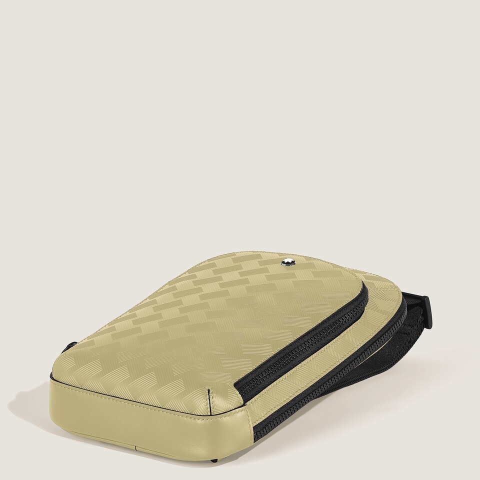 Medium On-Body Bag in Extreme Leather - 7