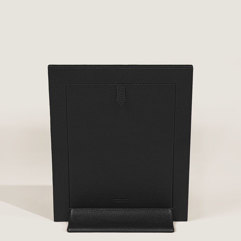 Vertical Photo Frame in Grain Leather - 3