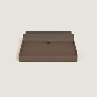 Travel Box for 8 Writing Instruments in Grained Leather