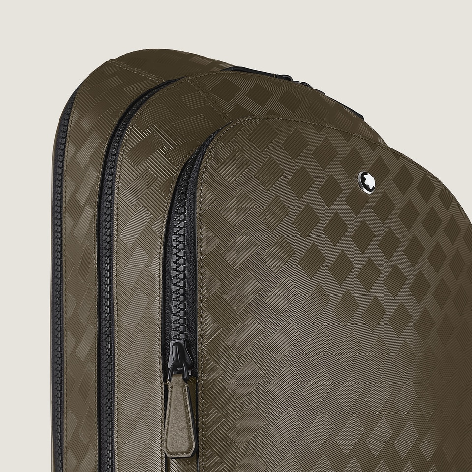 Medium Backpack with 3 Compartments in Extreme Leather - 2