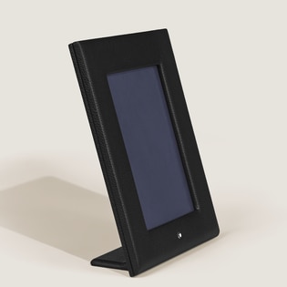 Vertical Photo Frame in Grain Leather