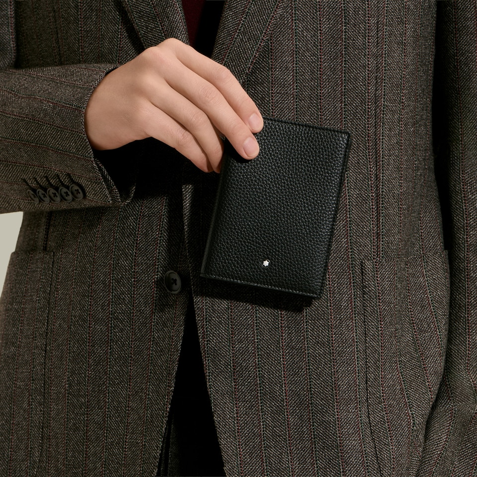 Passport Holder in Grain Leather - 2