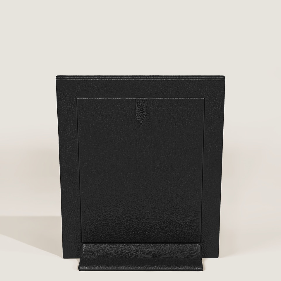 Vertical Photo Frame in Grain Leather - 3